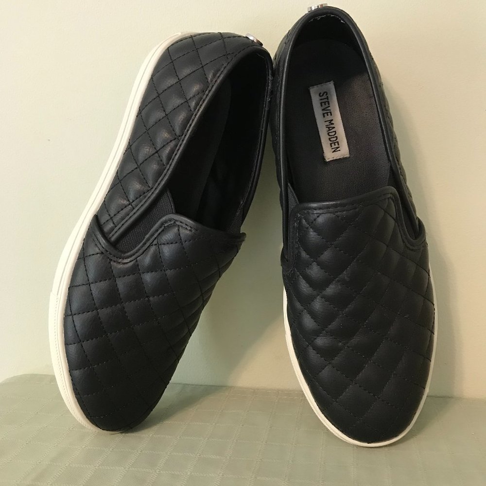 Steve Madden "ECENTRI-Q" Black - Size 10